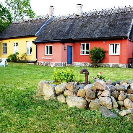Onkel Enkels Pensionat Tomelilla Esterno foto